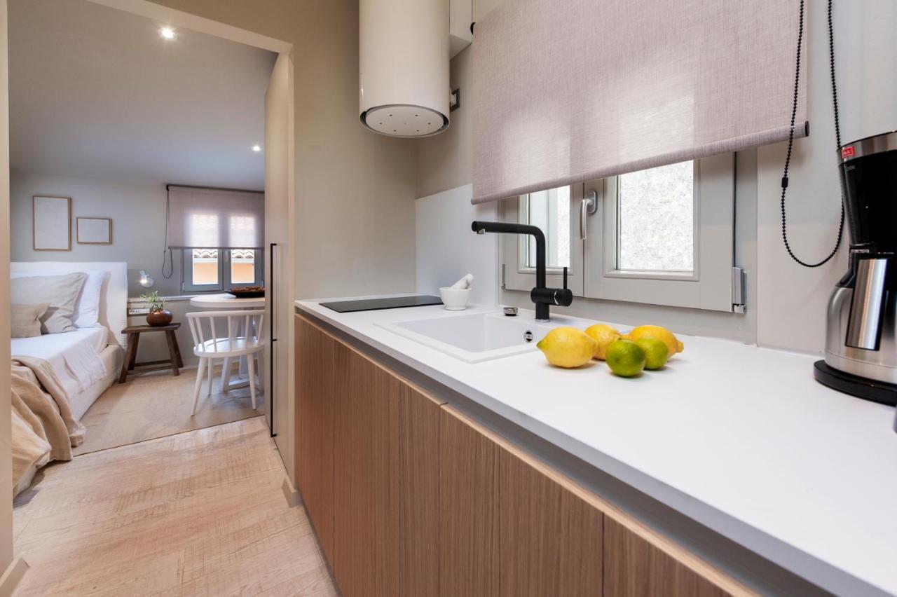 Calnova Suites Ровинь Экстерьер фото