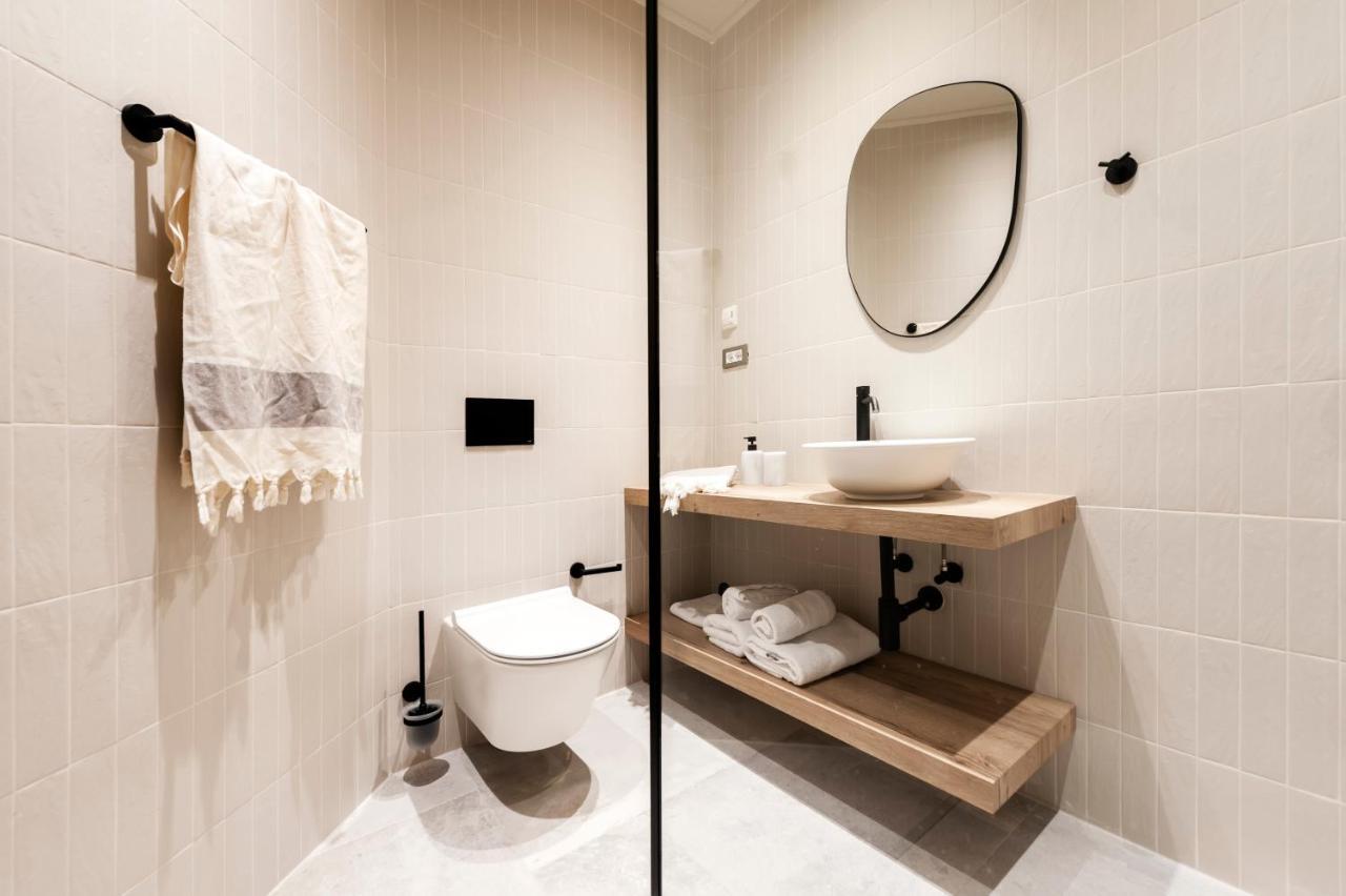 Calnova Suites Ровинь Экстерьер фото