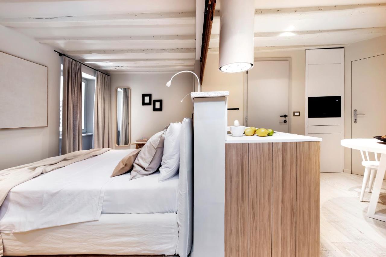 Calnova Suites Ровинь Экстерьер фото